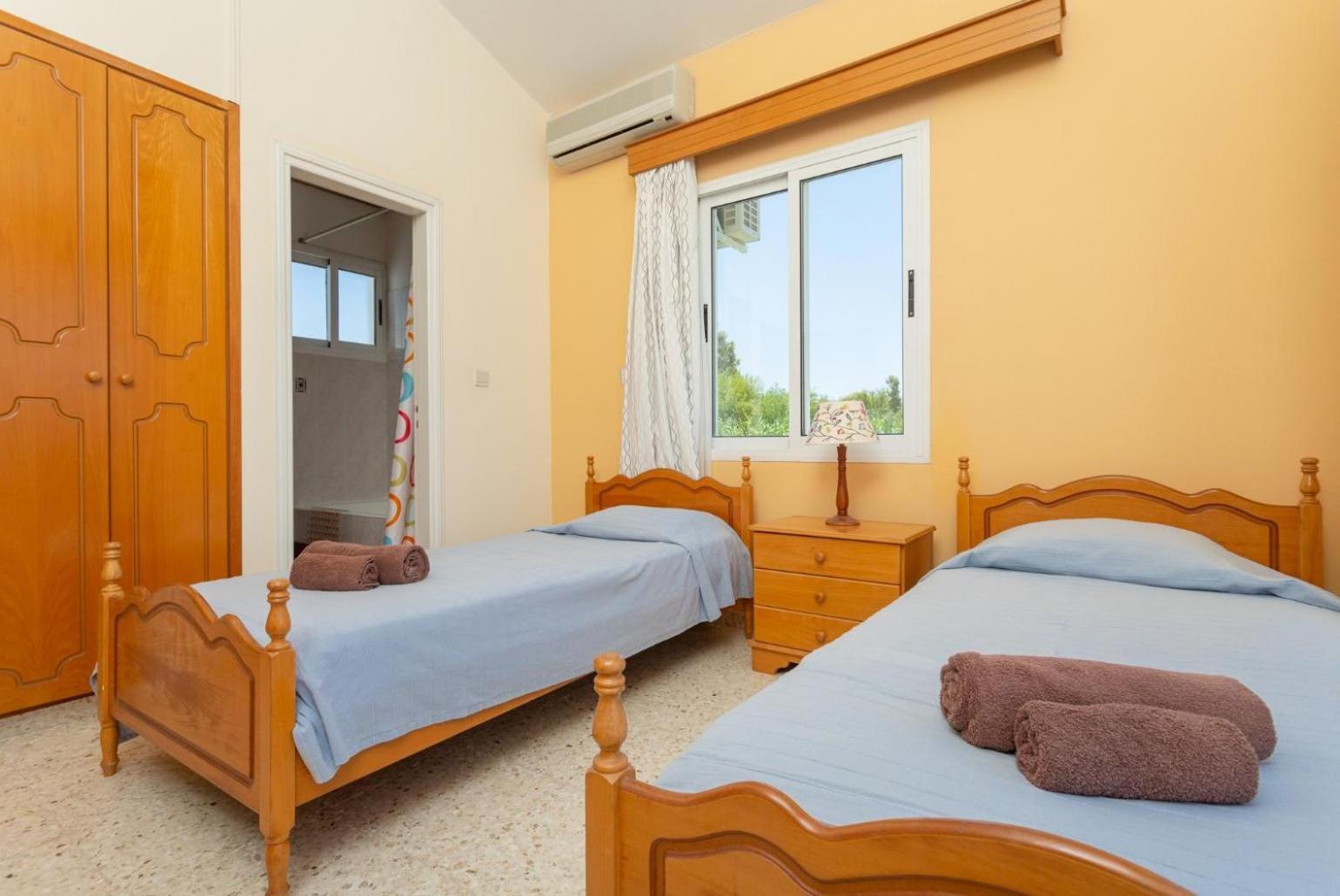 Sun Beach Villa Thio Polis Kültér fotó