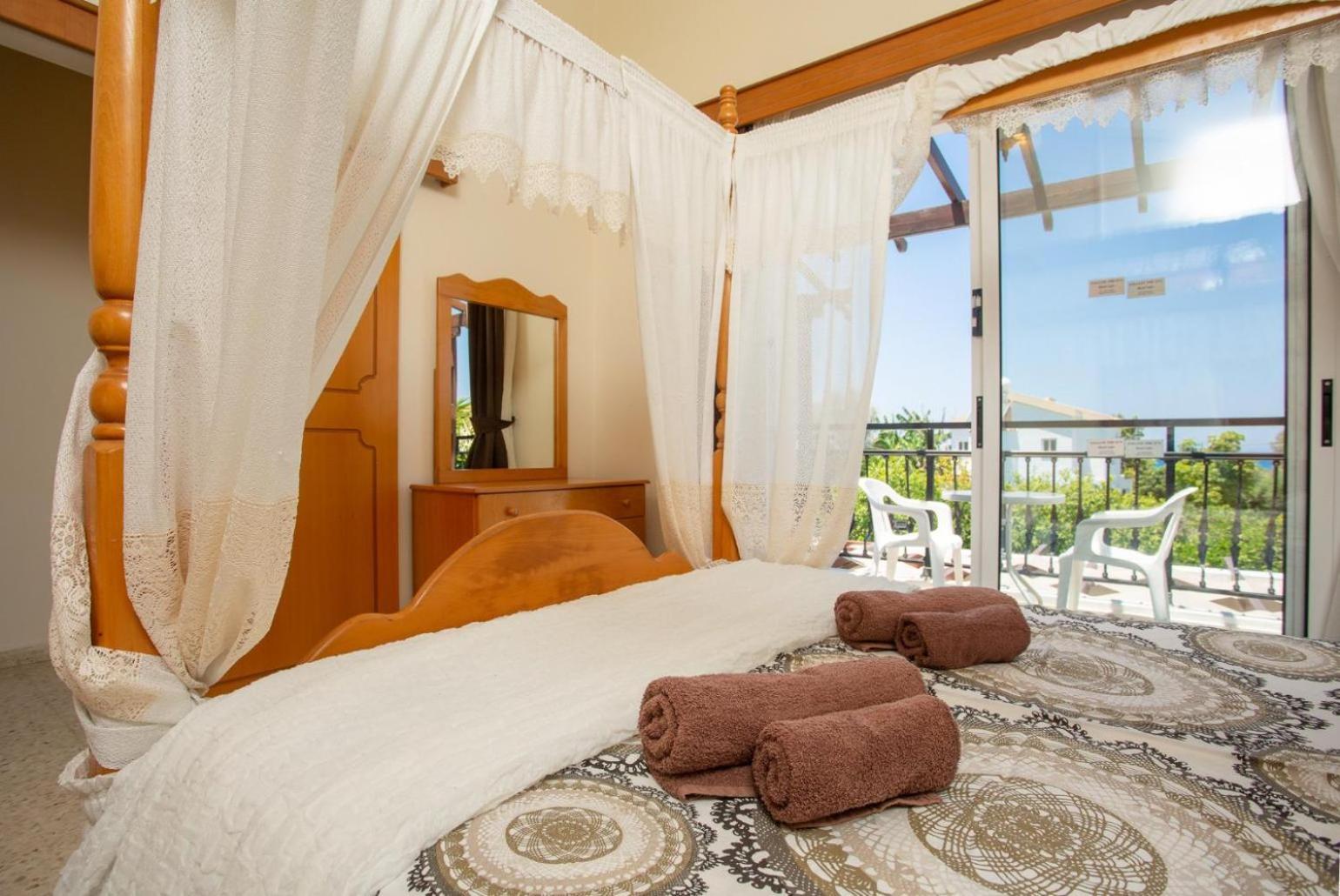 Sun Beach Villa Thio Polis Kültér fotó