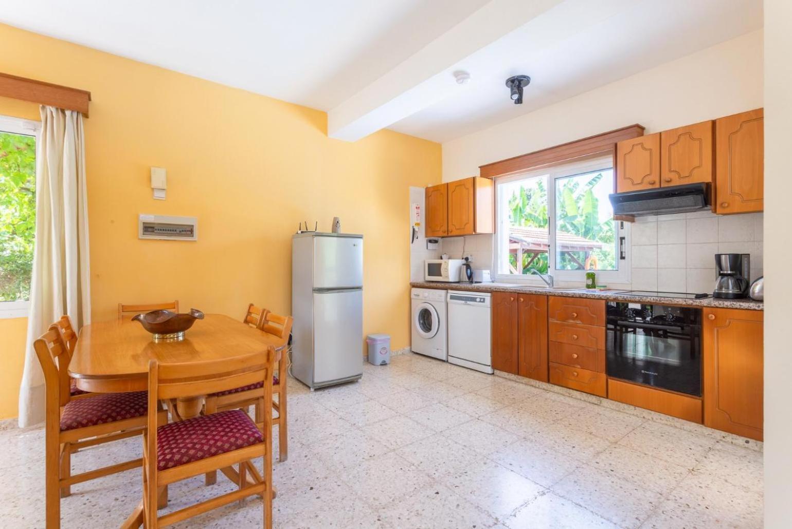 Sun Beach Villa Thio Polis Kültér fotó