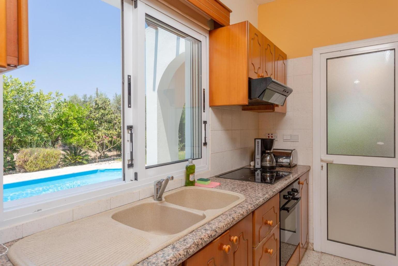 Sun Beach Villa Thio Polis Kültér fotó